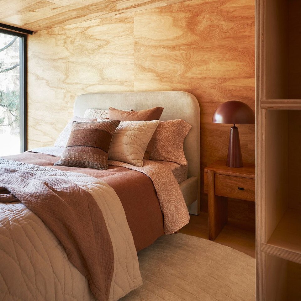 Otto Bedside Table (58 cm) West Elm UK